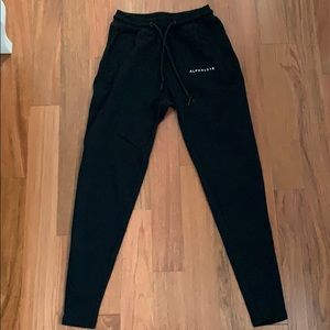 women’s black alphalete joggers